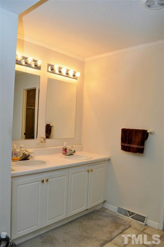 2737 Leasburg Road Roxboro, NC 27574 - Photo 10 of 30