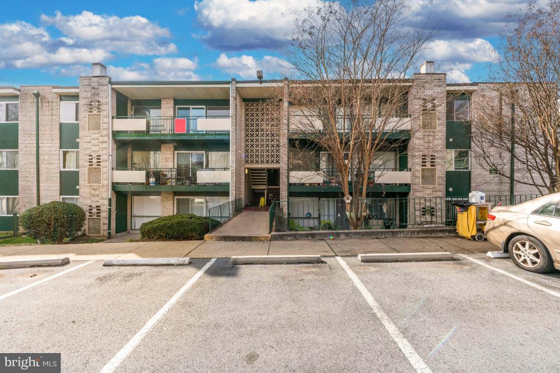 Welcome Home to 9278 Adelphi Rd #301!