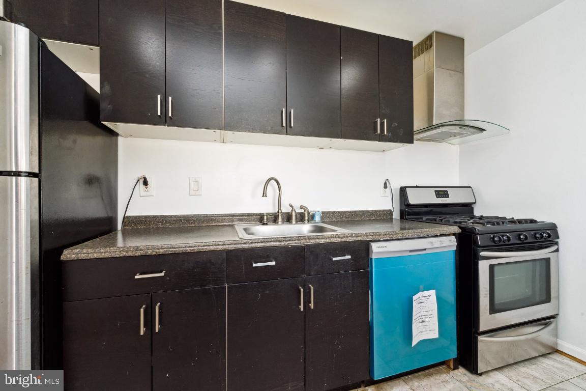 9278 Adelphi Road, Unit 301 Hyattsville, MD 20783 - Photo 19 of 35 Kitchen