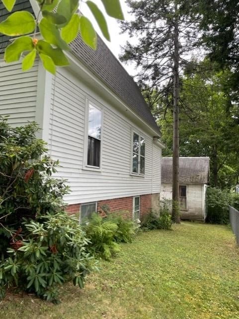 31 Chamberlain Street Rochester, NH 03867 - Photo 3 of 27