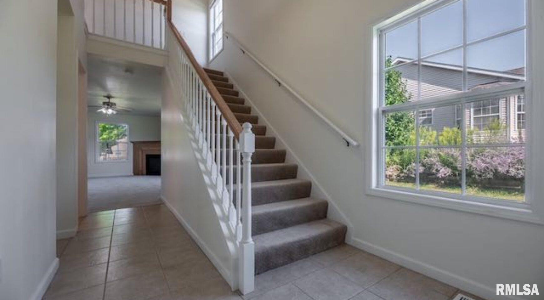 1611 West Geneva Road Peoria, IL 61615 - Photo 2 of 16