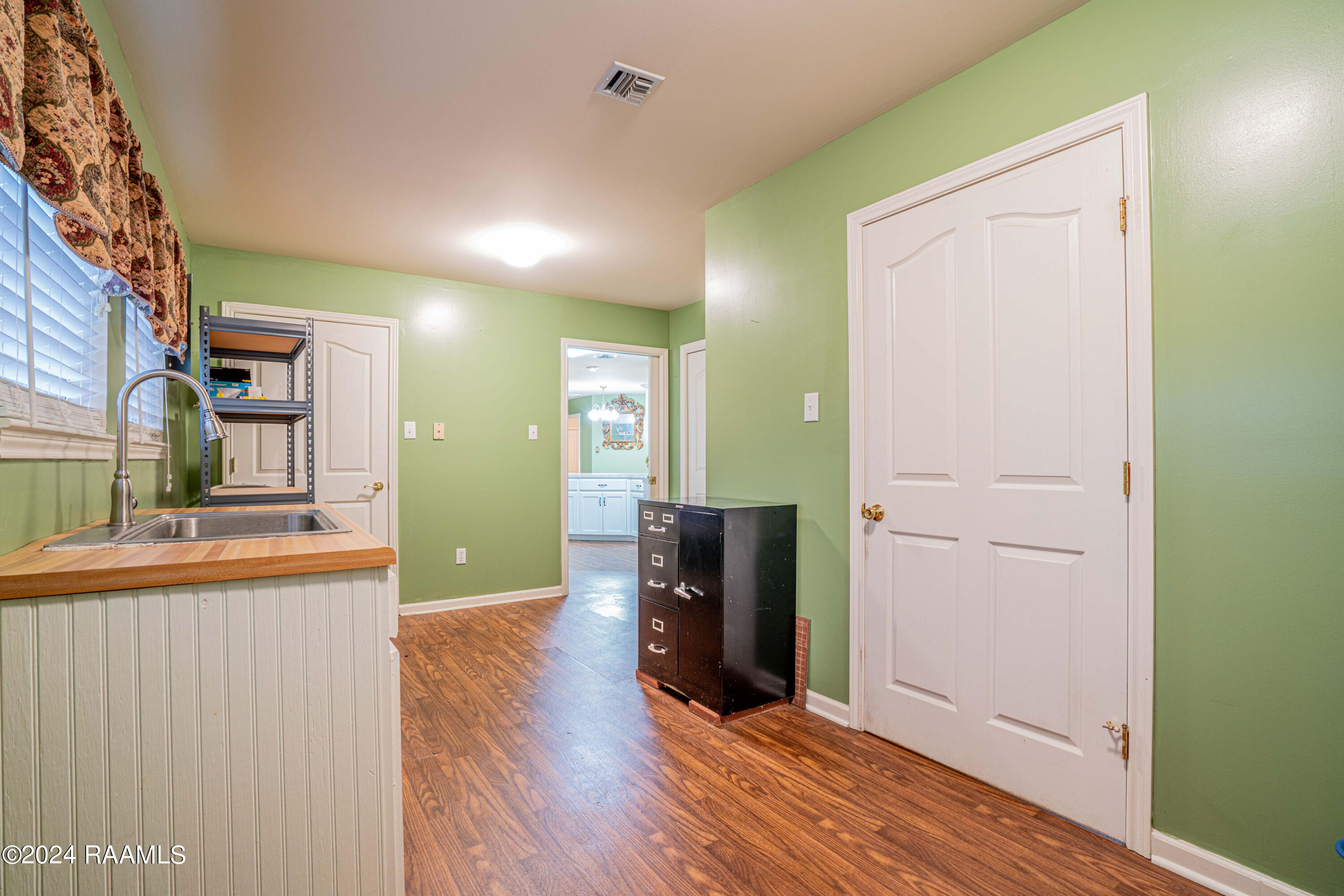 1082 B B Senior High Road Breaux Bridge, LA 70517 - Photo 15 of 31 SH_09305