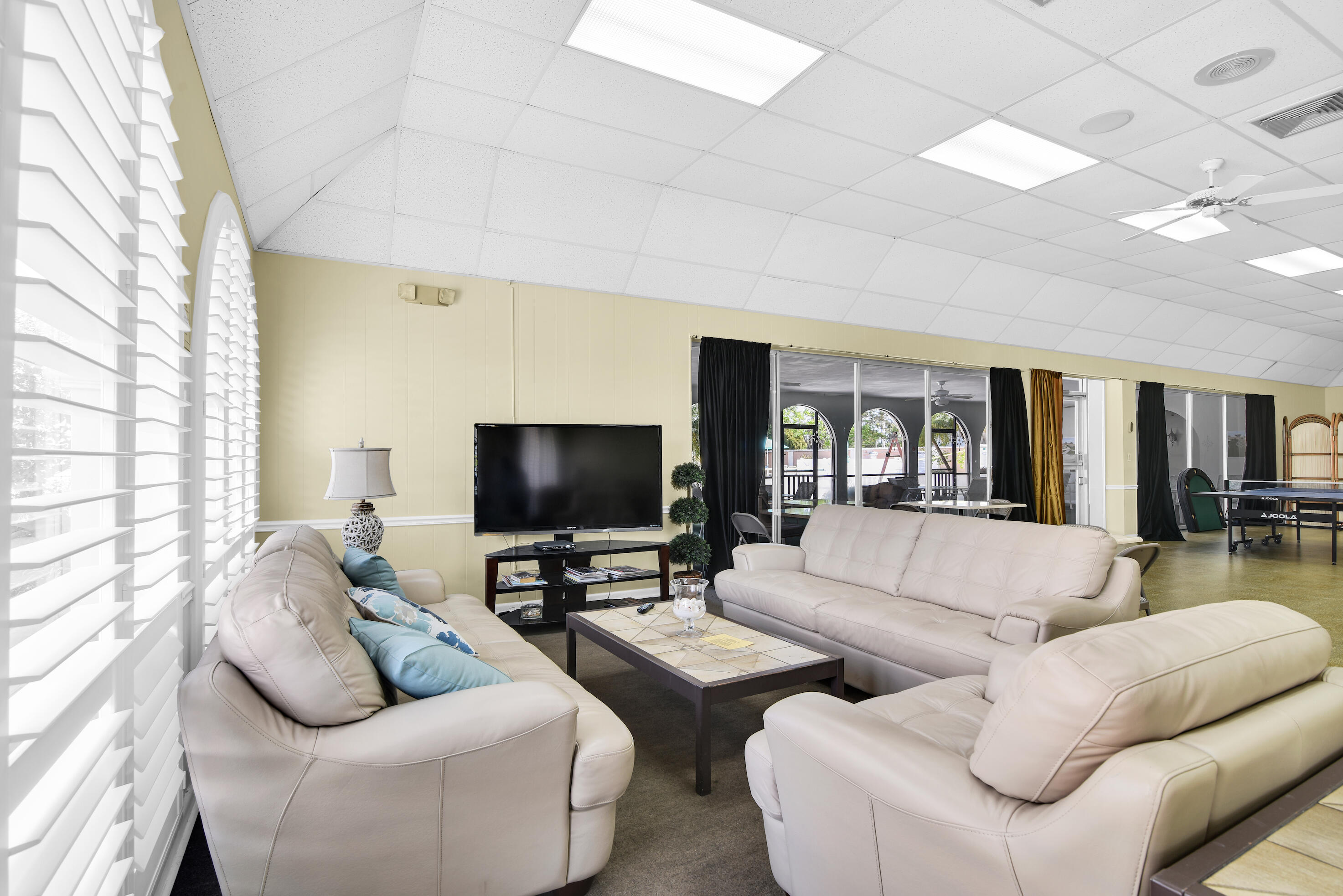 400 Northeast 20th Street, Unit B304 Boca Raton, FL 33431 - Photo 17 of 26 BVE CLUBHOUSE SEATING