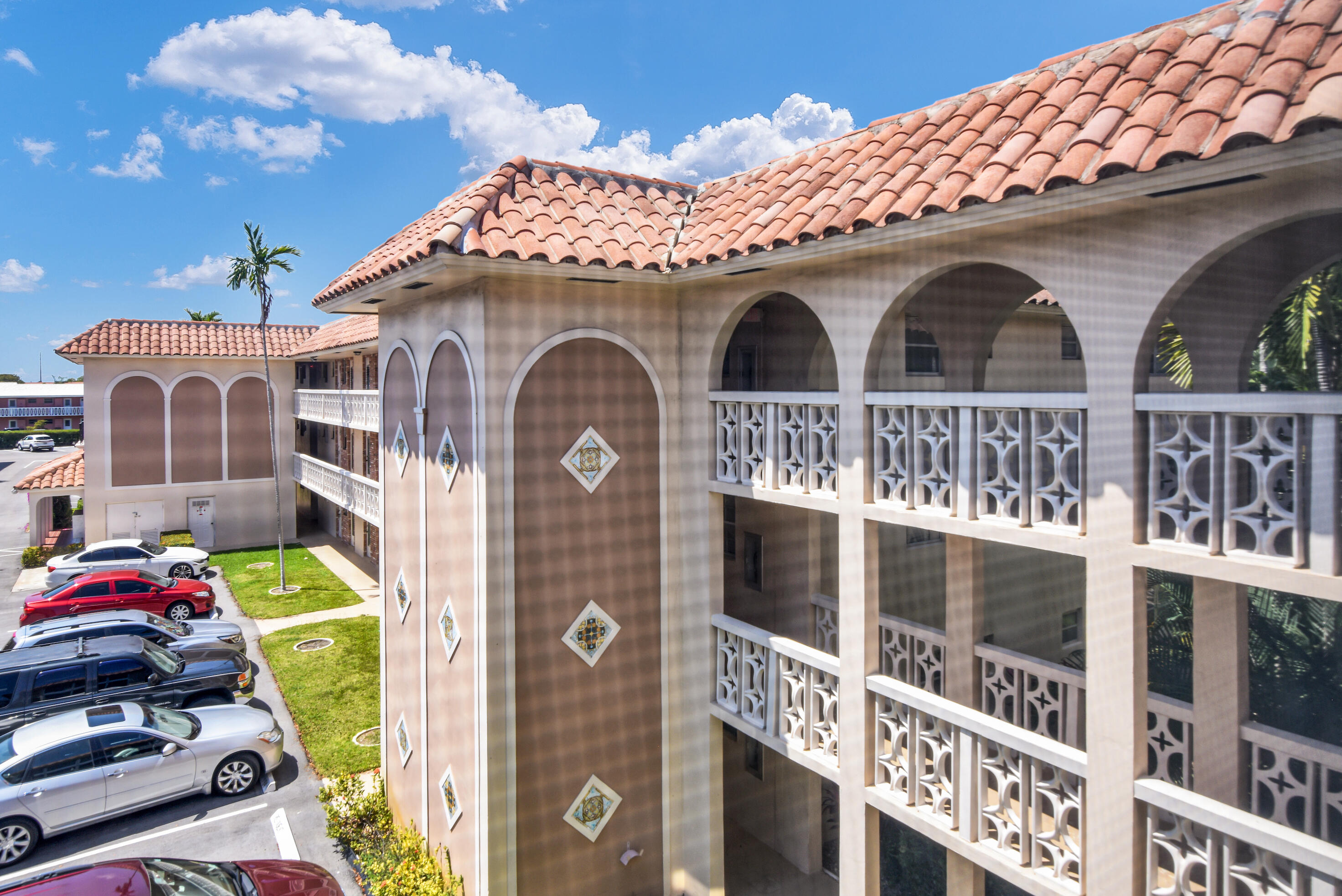 400 Northeast 20th Street, Unit B304 Boca Raton, FL 33431 - Photo 25 of 26 BVE 3RD FLOOR COVERED WALK