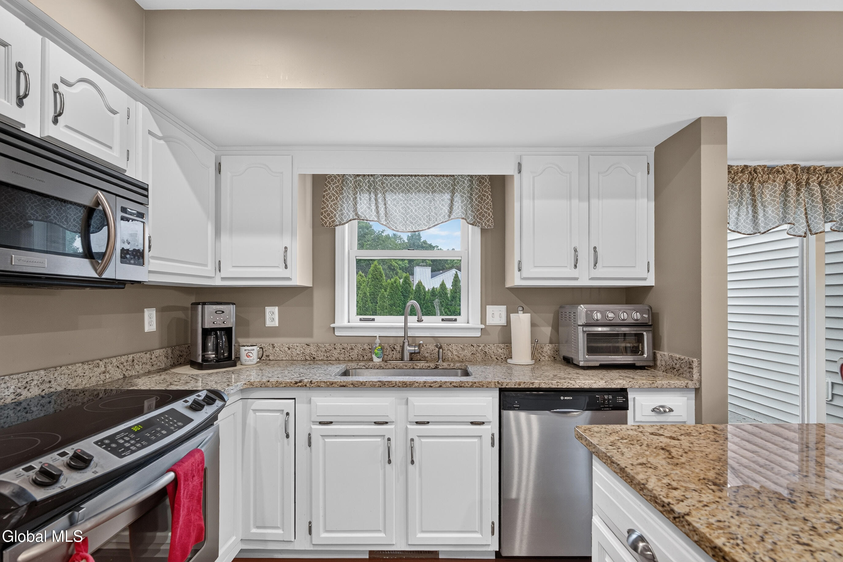 44 Mallard Road Bethlehem, NY 12077 - Photo 45 of 90 053-44-Mallard-Rd-Glenmont-NY-12077