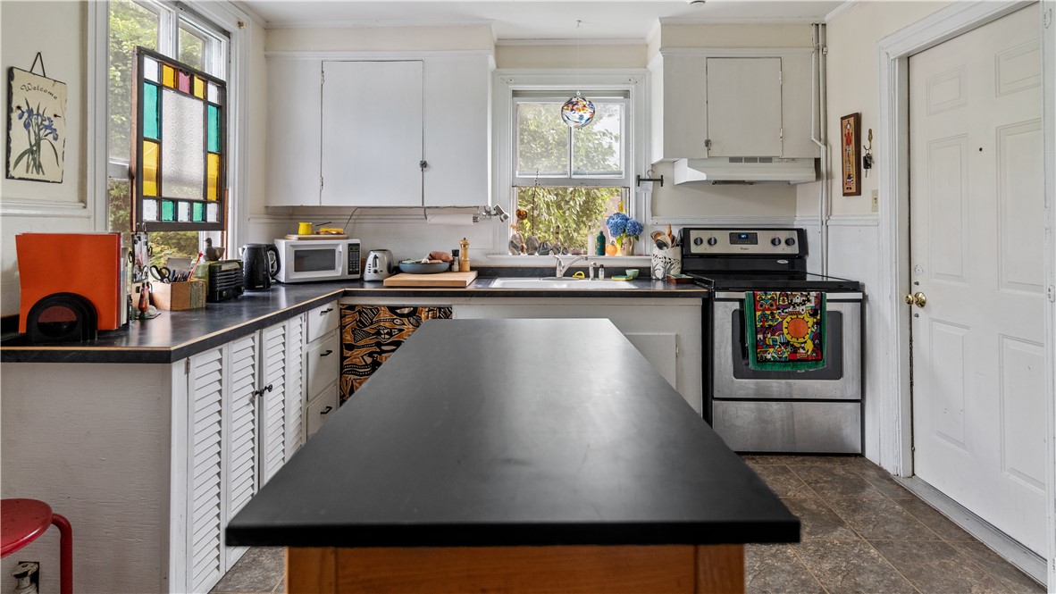 51 Beach Street Westerly, RI 02891 - Photo 22 of 38