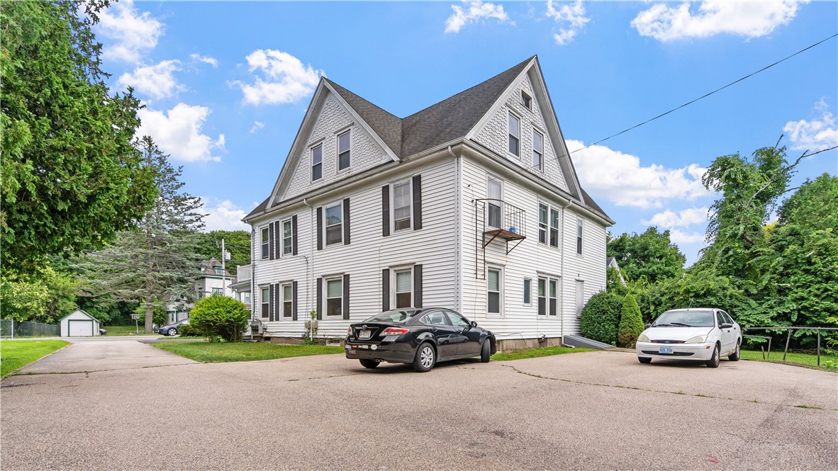 51 Beach Street Westerly, RI 02891 - Photo 4 of 38