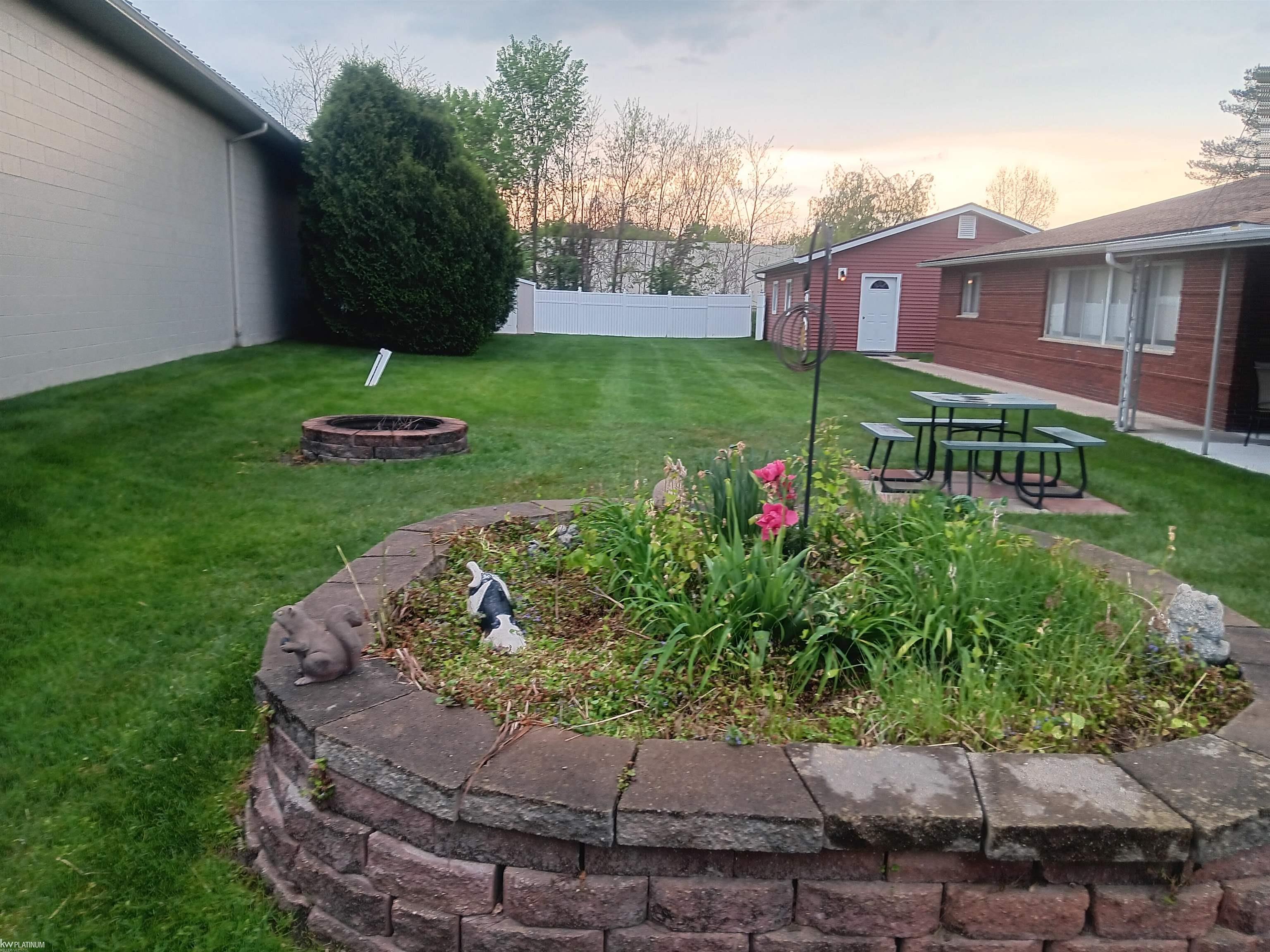 4761 Lapeer Road Smiths Creek, MI 48074 - Photo 3 of 30