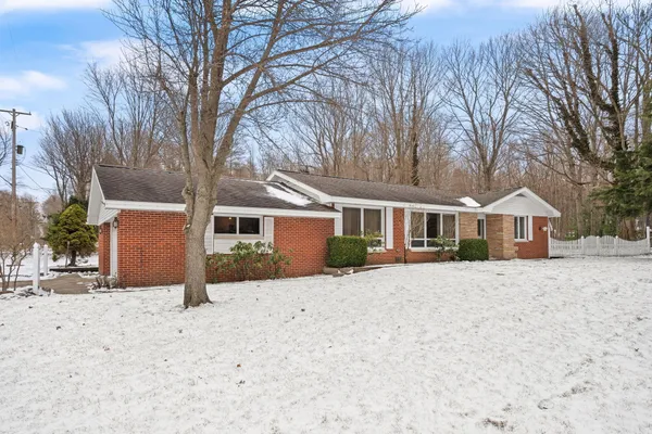 $595,000 | 2095 Lakeshore Drive, Fennville, MI 49408