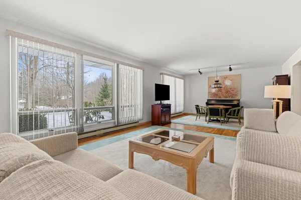 $595,000 | 2095 Lakeshore Drive, Fennville, MI 49408