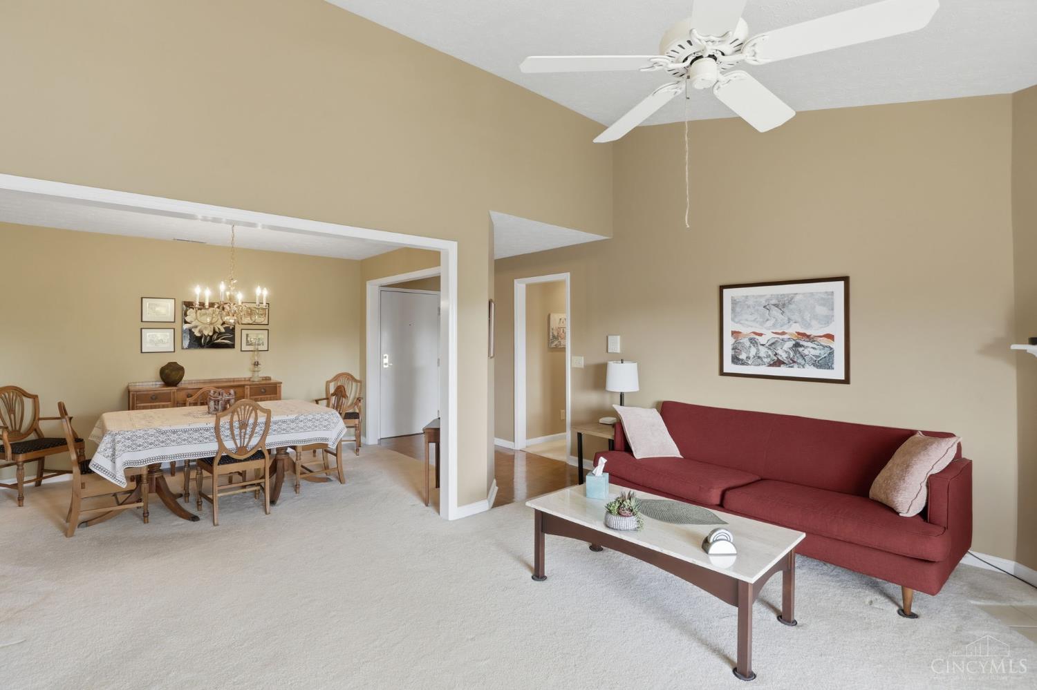 4341 Regency Ridge Court, Unit 304 Cincinnati, OH 45248 - Photo 4 of 40