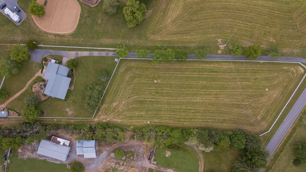 262 County Road 67 Riceville, TN 37370 - Photo 6 of 39 Gallery Image 6