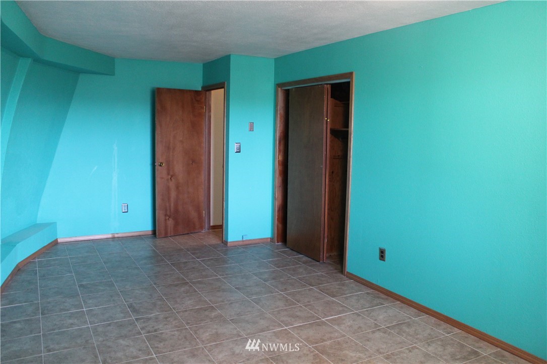 1017 South Sundance Road Othello, WA 99344 - Photo 26 of 34 a view of an empty room