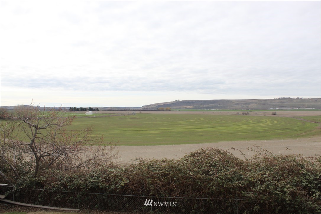 1017 South Sundance Road Othello, WA 99344 - Photo 6 of 34