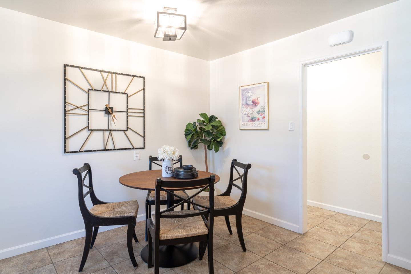 496 Rincon Avenue Sunnyvale, CA 94086 - Photo 8 of 30 Gallery Image 8