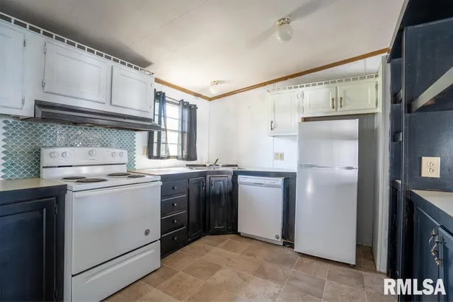 $75,000 | 1615 East St Louis Street, West Frankfort, IL 62896