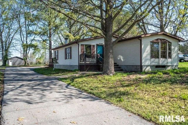 $75,000 | 1615 East St Louis Street, West Frankfort, IL 62896