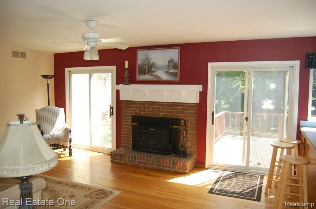 6875 Rickett Road Brighton, MI 48116 - Photo 2 of 28