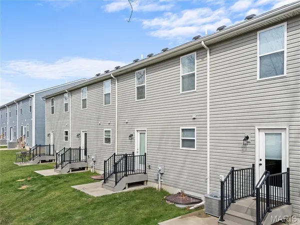 $307,500 | 365 Newbridge Way, O'Fallon, MO 63368