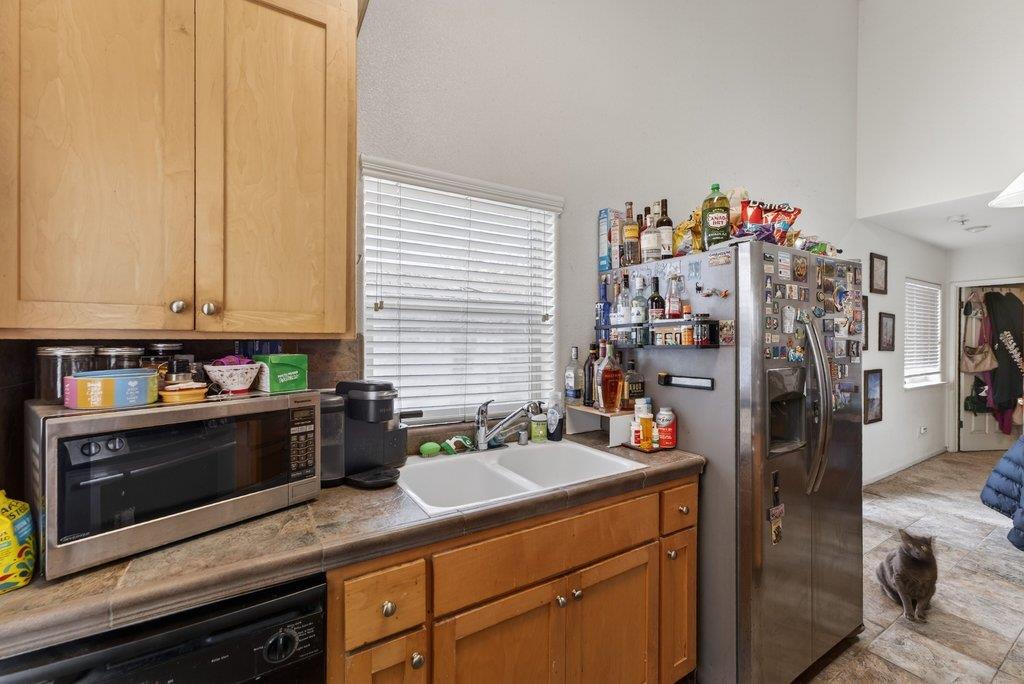 126 B Hunolt Street Santa Cruz, CA 95060 - Photo 4 of 19