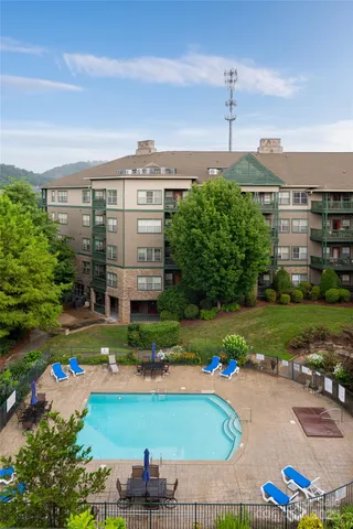 $275,000 | 9 Kenilworth Knolls, Unit 423, Asheville, NC 28805