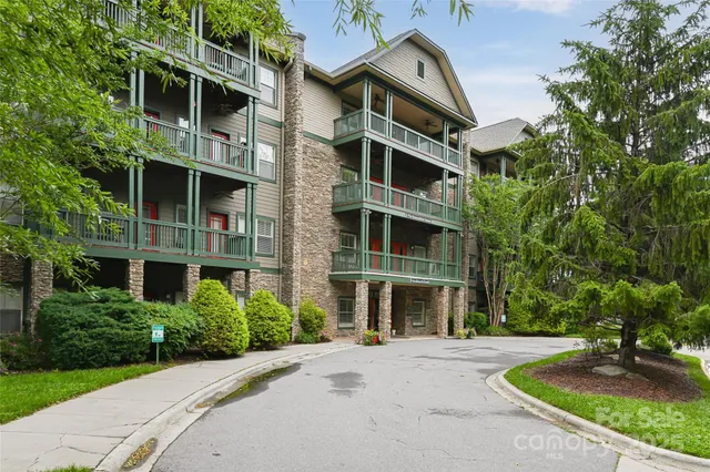 $275,000 | 9 Kenilworth Knolls, Unit 423, Asheville, NC 28805