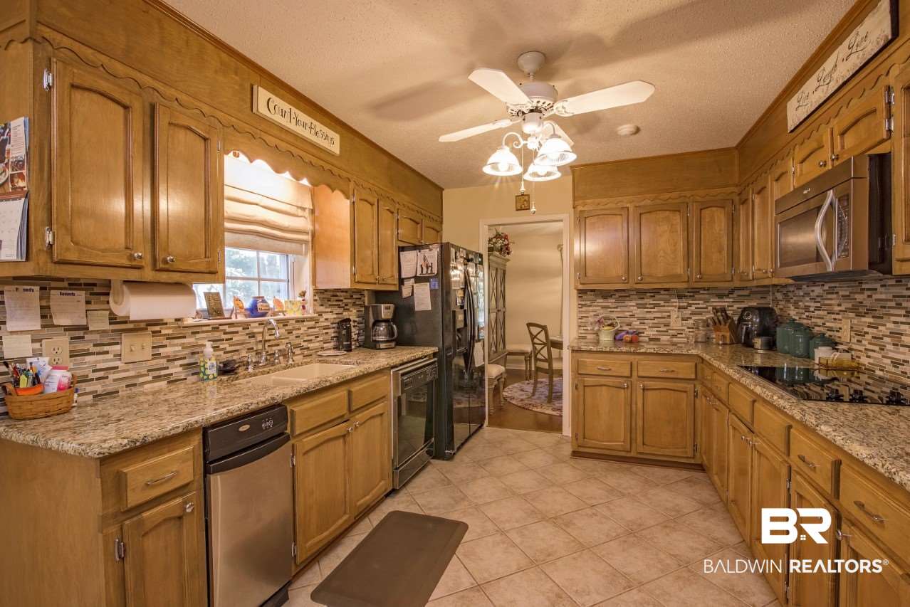 140 Ridgewood Drive Daphne, AL 36526 - Photo 11 of 34