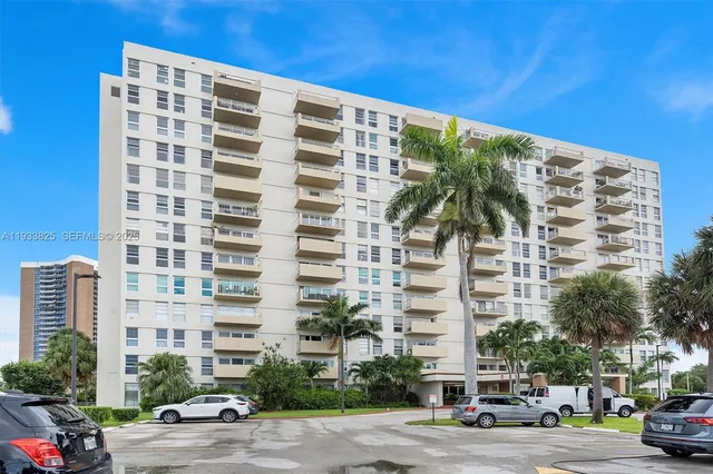 $334,400 | 880 Northeast 69th Street, Unit 2K, Miami, FL 33138