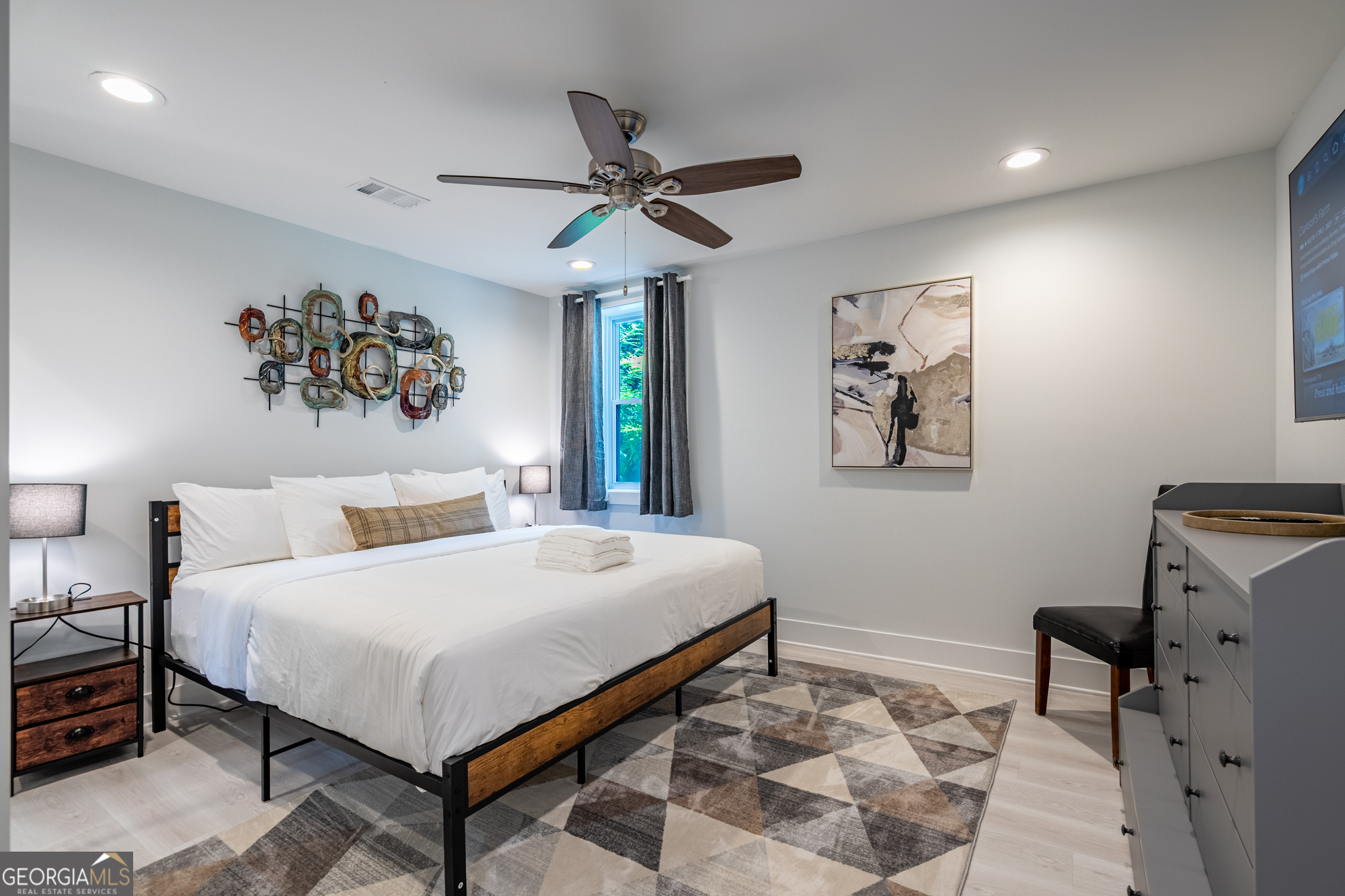 2617 Caladium Drive Northeast Atlanta, GA 30345 - Photo 2 of 30