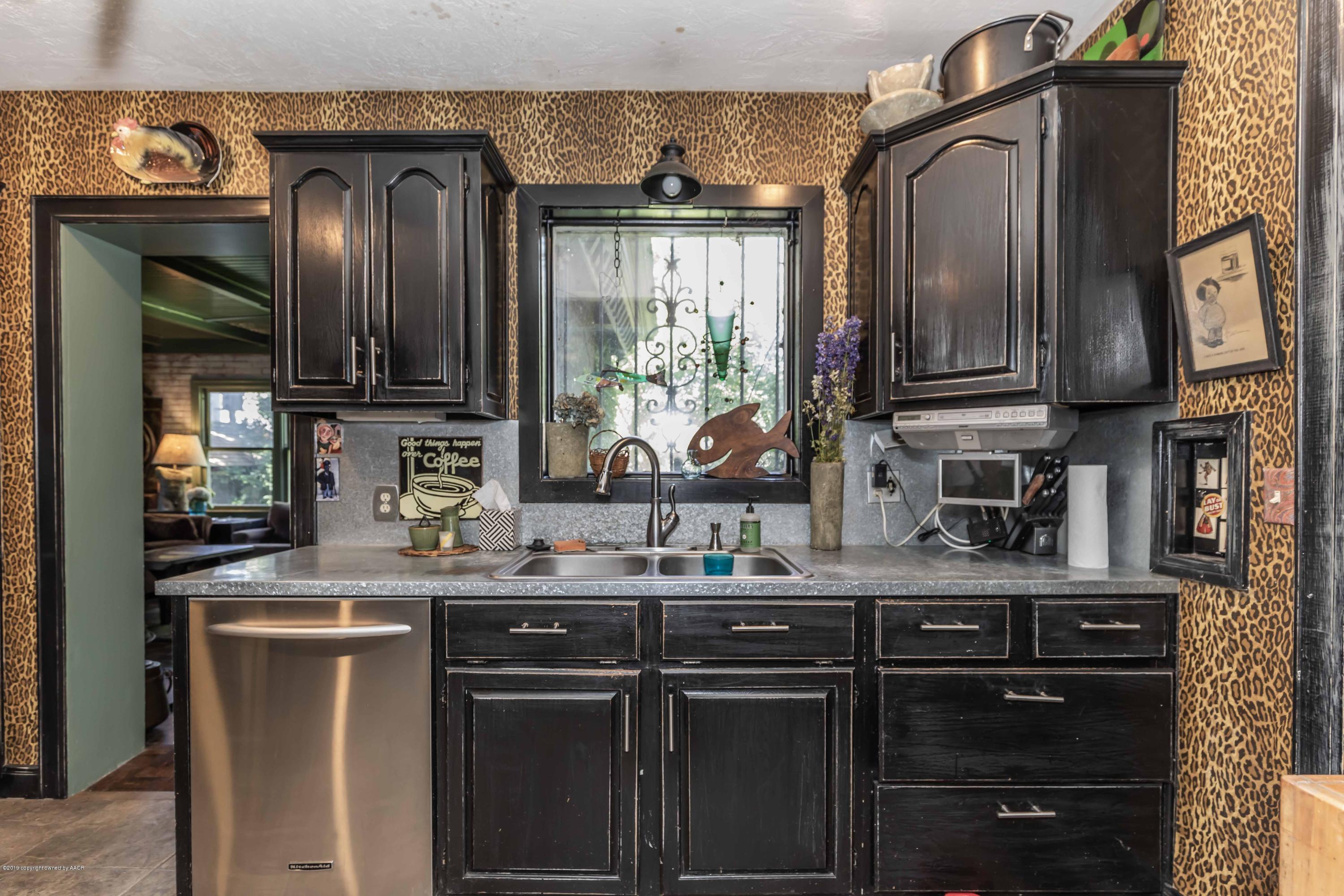 1220 South Rusk Street Amarillo, TX 79102 - Photo 25 of 38 KITCHEN VIEW 3