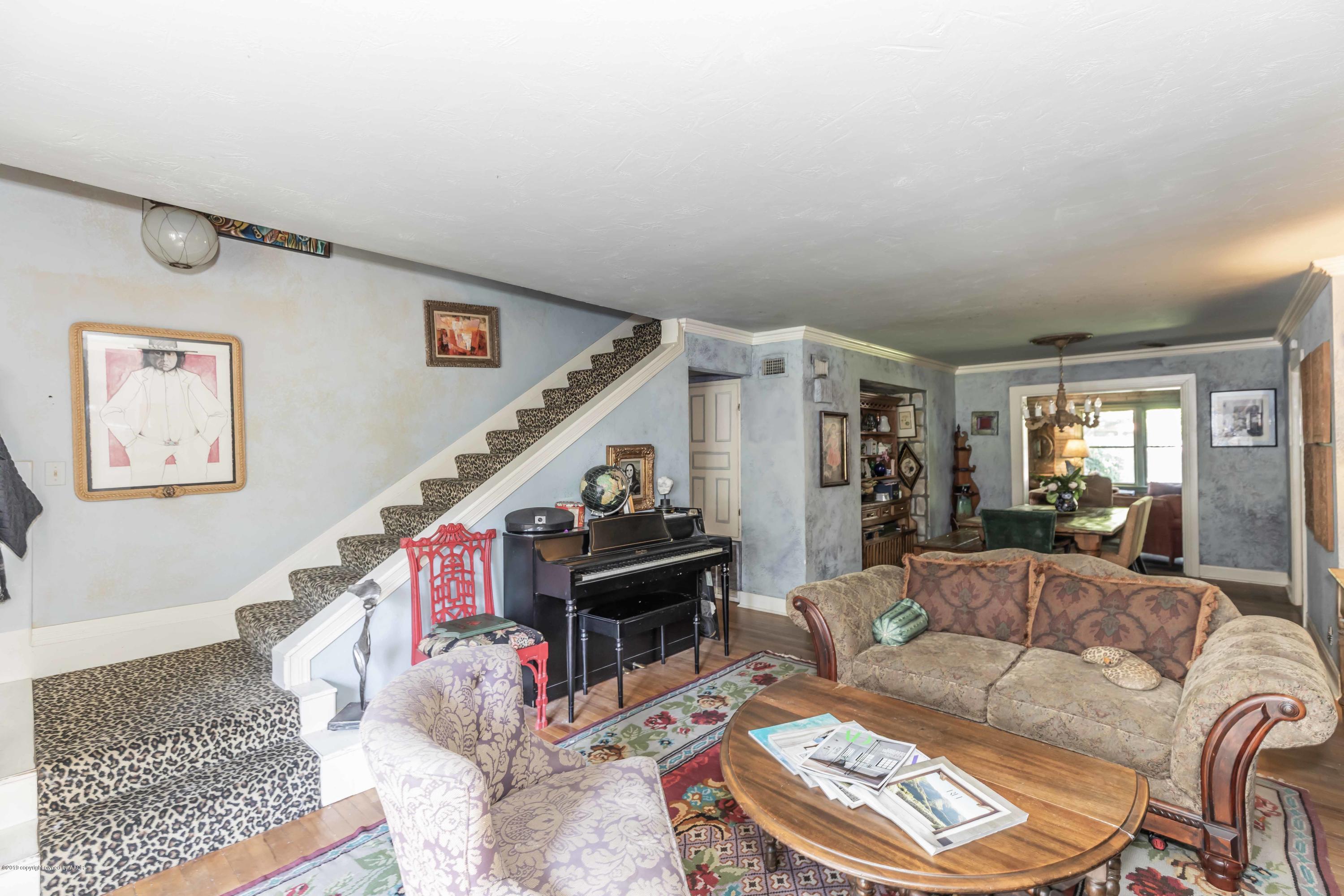 1220 South Rusk Street Amarillo, TX 79102 - Photo 28 of 38 LIVING ROOM VIEW 3