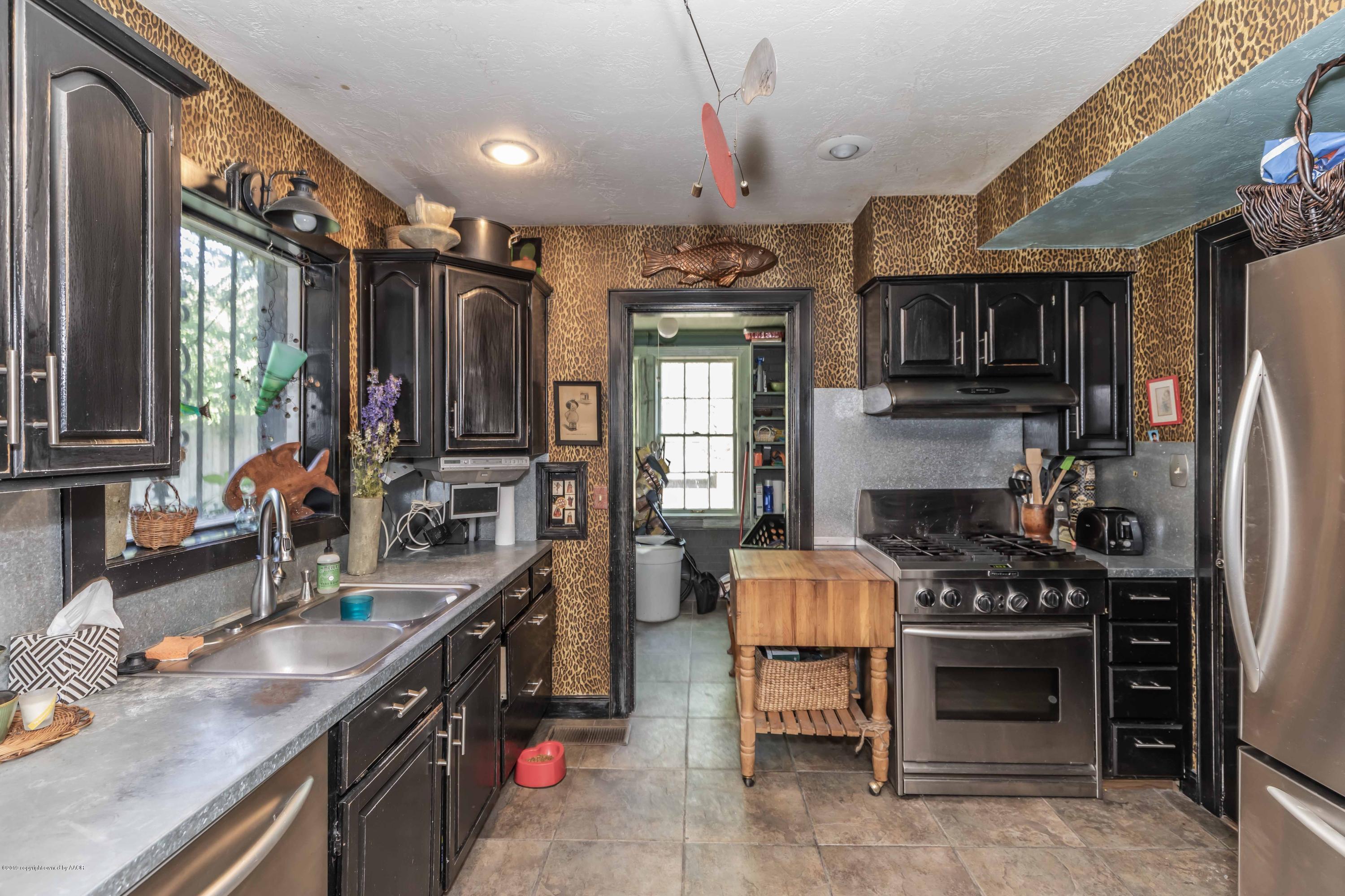 1220 South Rusk Street Amarillo, TX 79102 - Photo 7 of 38 KITCHEN VIEW 1