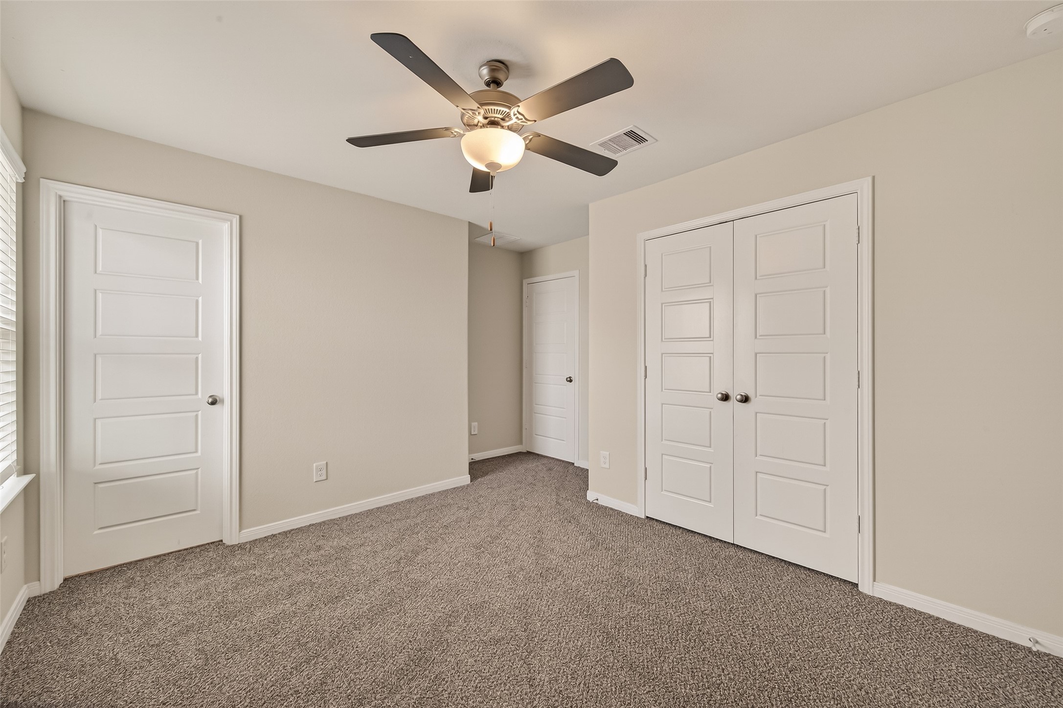 4231 Reese Ravine Lane Katy, TX 77493 - Photo 28 of 32 This is the third upstairs secondary bedroom with an ensuite bathroom!