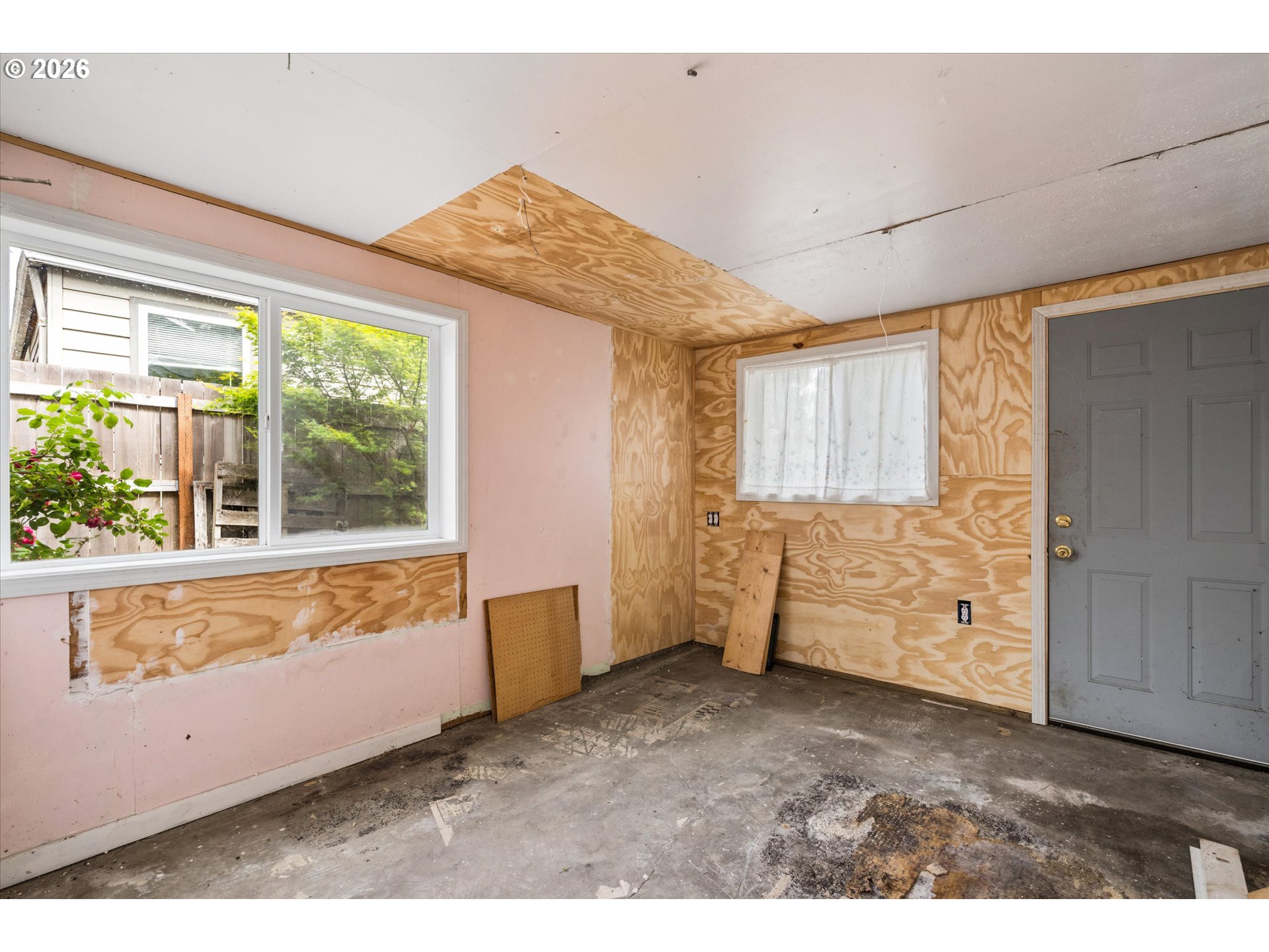 940 West M Street Springfield, OR 97477 - Photo 23 of 32 Bedroom