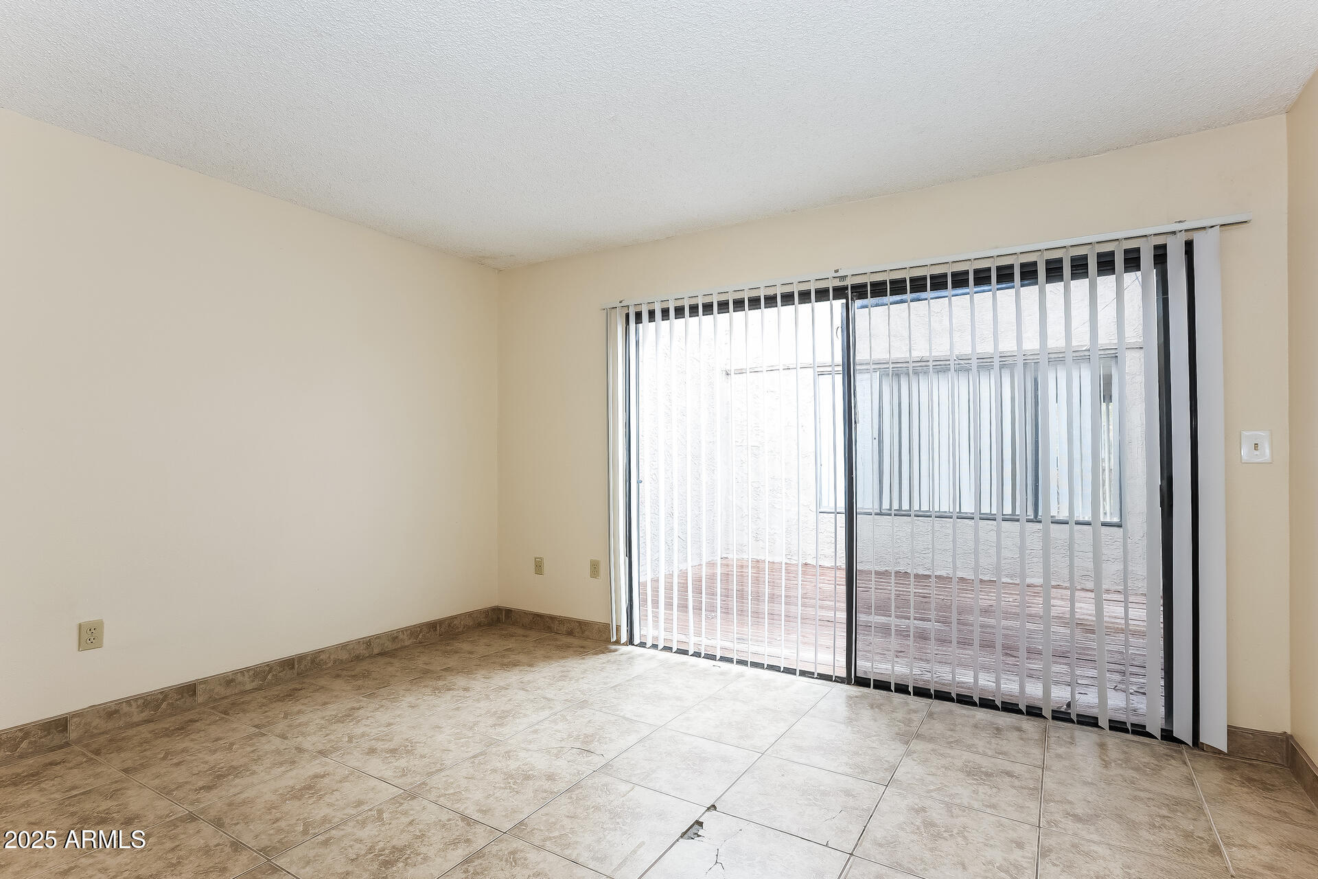 828 East Junction Street, Unit 828 Apache Junction, AZ 85119 - Photo 13 of 16 14-photo-Bedroom-f2b1e6da-d9b1-40ae-88e3