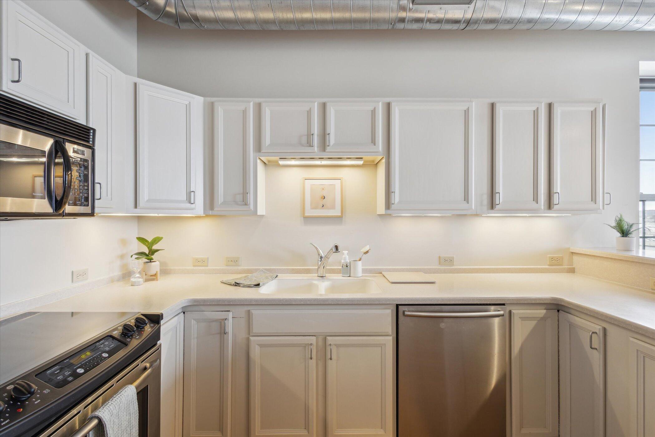 940 Monroe Avenue Northwest, Unit 563 Grand Rapids, MI 49503 - Photo 15 of 34 15-940-Monroe-Ave-NW-Unit-563-Grand-Rapi