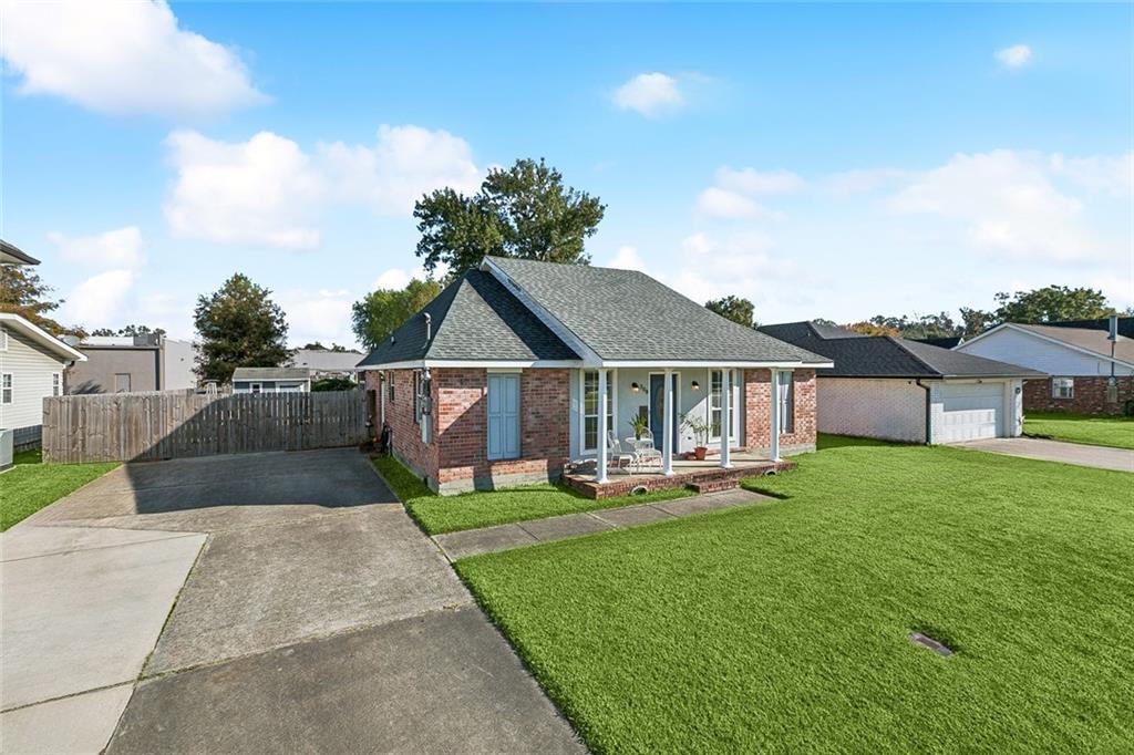 308 Coronado Drive Luling, LA 70070 - Photo 2 of 17