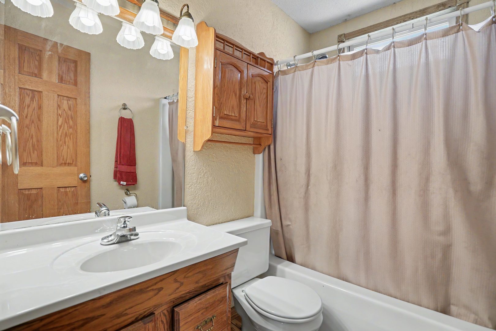 619 Middle Road Camanche, IA 52730 - Photo 16 of 30