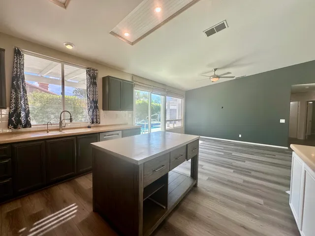 $3,550 | 275 Strada Nova, Palm Desert, CA 92260