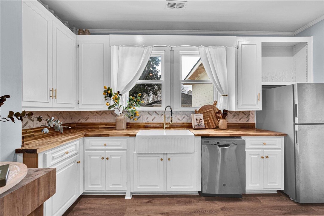 700 Westview Avenue Anderson, SC 29625 - Photo 4 of 50