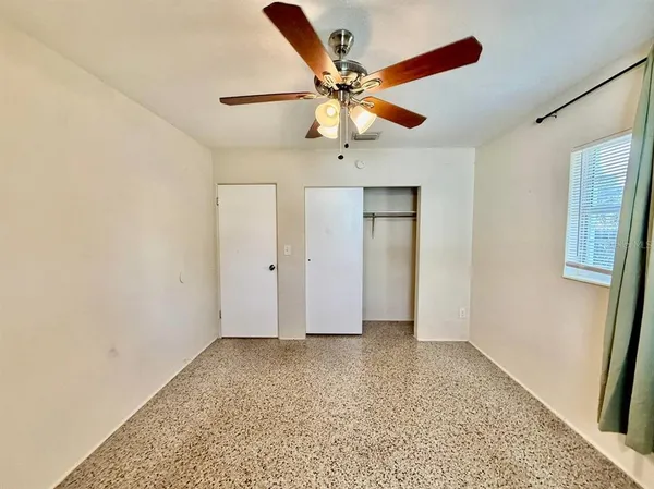 $1,500 | 257 38th Avenue Southeast, St. Petersburg, FL 33705