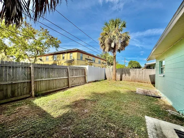 $1,500 | 257 38th Avenue Southeast, St. Petersburg, FL 33705