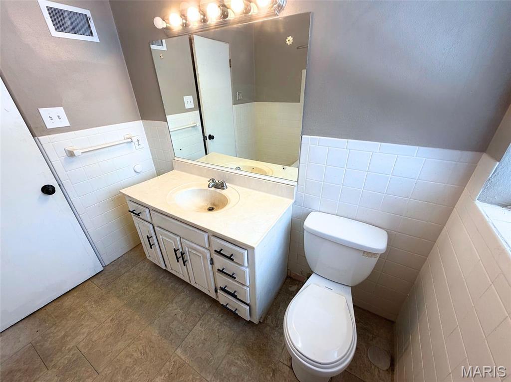 2417 Fair Acres Road St. Louis, MO 63136 - Photo 12 of 21