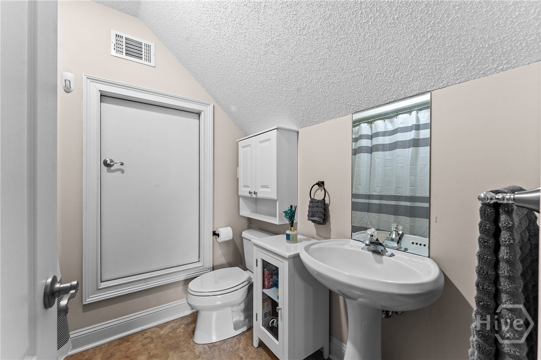 426 Peachtree Drive Rincon, GA 31326 - Photo 41 of 59 Bonus Bathroom with tub/shower included