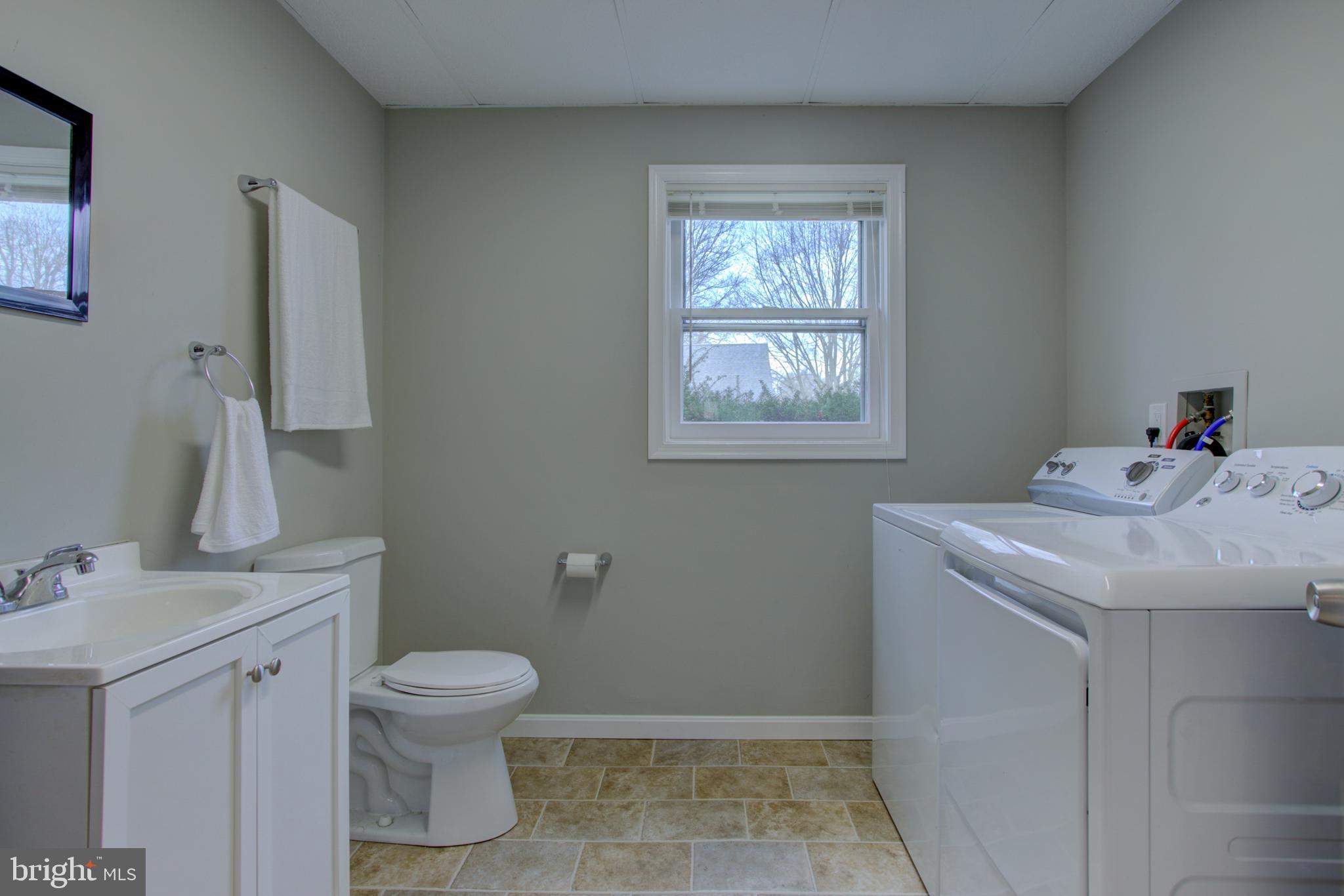 413 Hummingbird Drive Lititz, PA 17543 - Photo 13 of 43