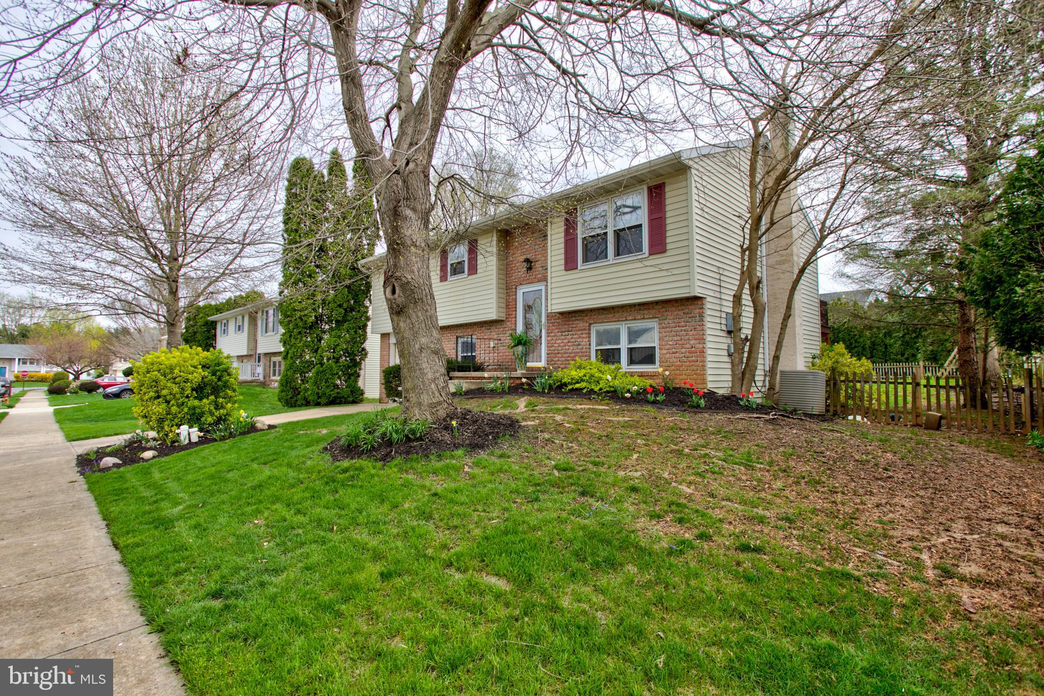 413 Hummingbird Drive Lititz, PA 17543 - Photo 3 of 43
