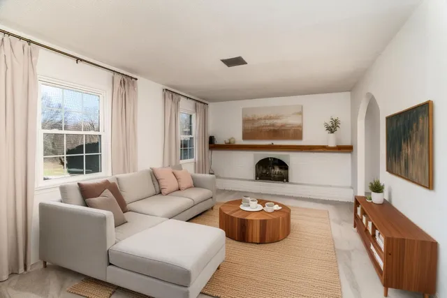 $324,900 | 317 South Lu Court, Carbondale, IL 62901