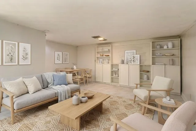 $324,900 | 317 South Lu Court, Carbondale, IL 62901