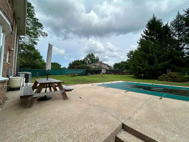 $324,900 | 317 South Lu Court, Carbondale, IL 62901