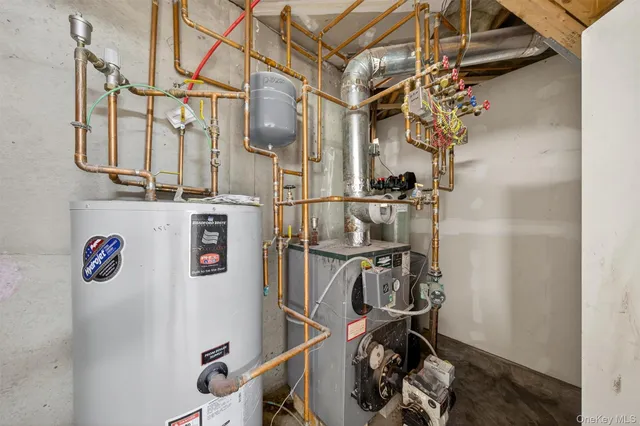 $729,000 | 28 Sutherland Drive, Highland Mills, NY 10930